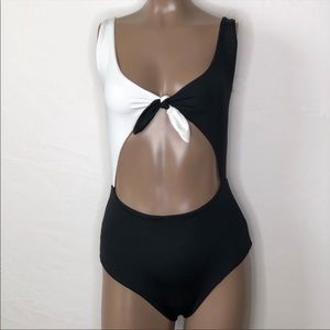 L*Space Black/White Colorblock One Piece Swim 🌺